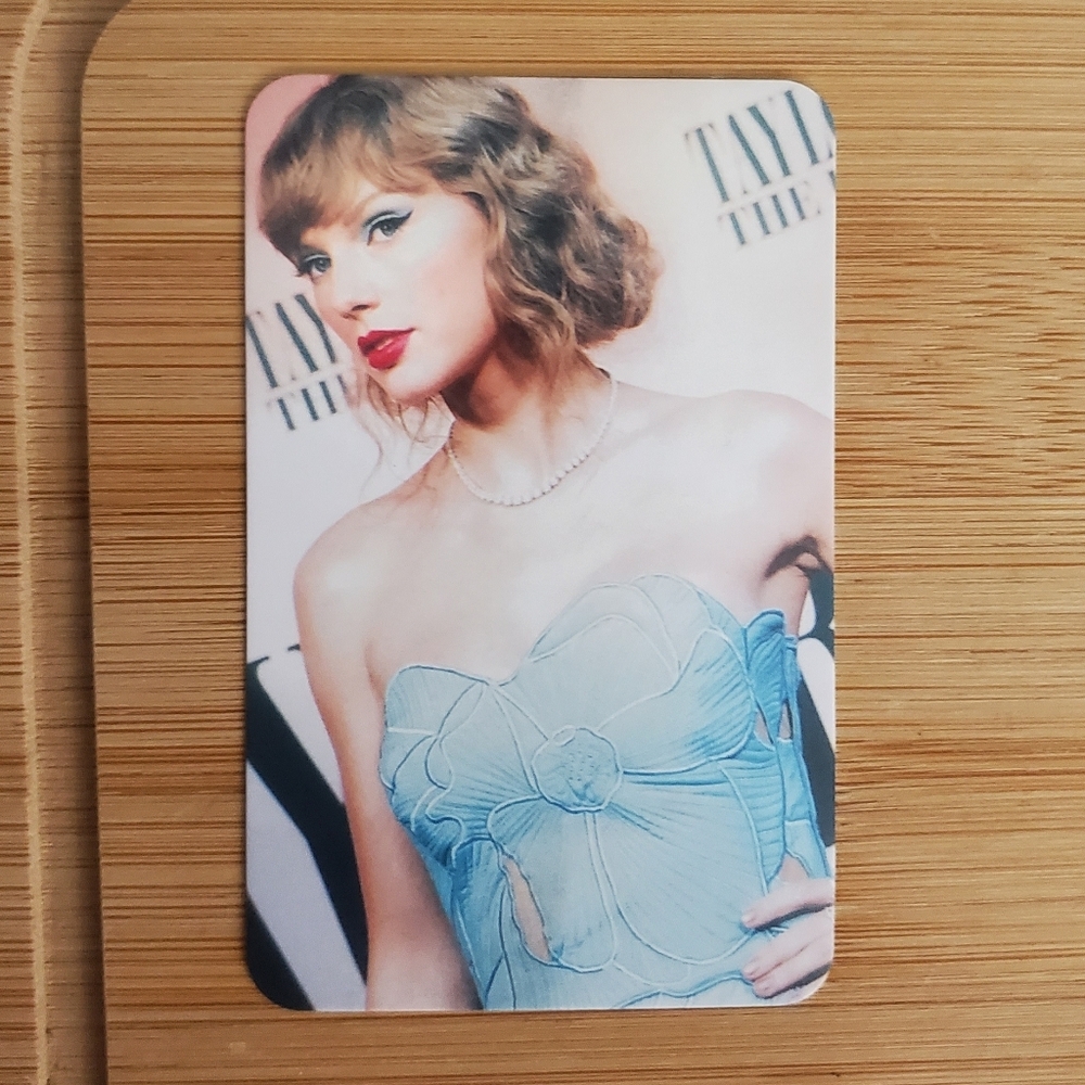 Taylor Swift Photo Card Set - Picture 3 of 10
